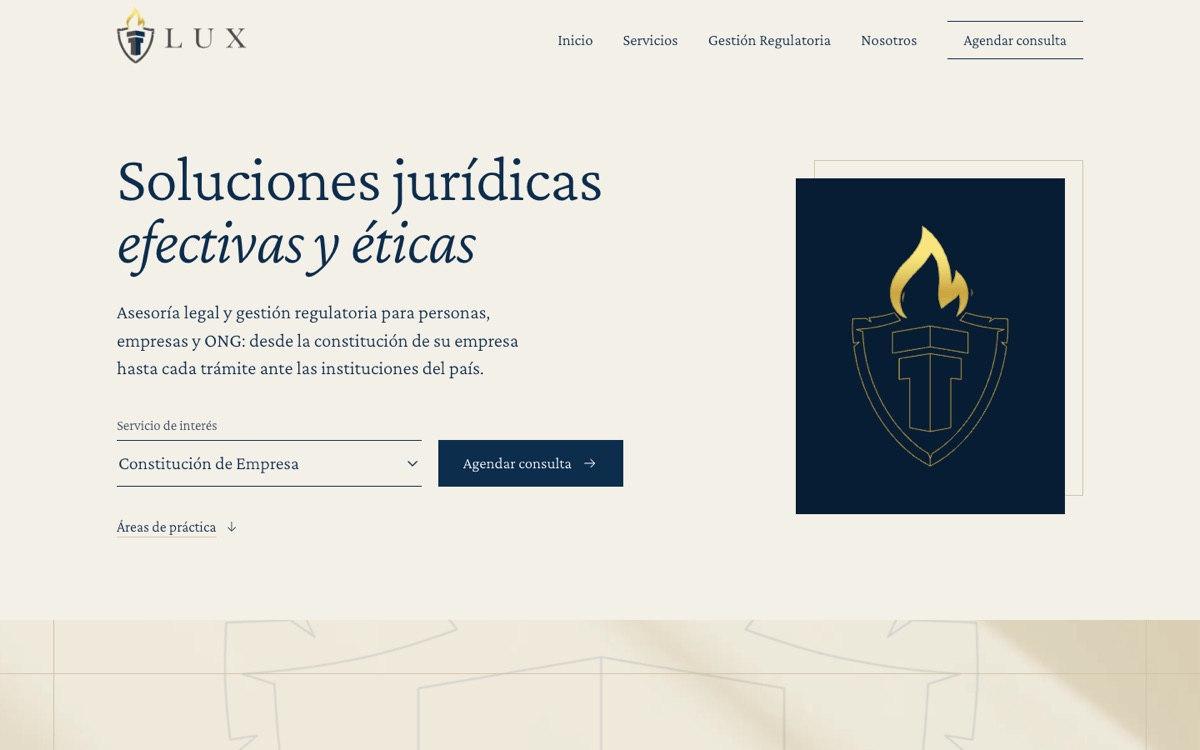 The luxcorporacion.com home page: the LUX logo, the headline “Soluciones jurídicas efectivas y éticas” in navy on cream, a service picker with the button Agendar consulta, and the firm's torch-and-shield mark in gold on a navy panel.